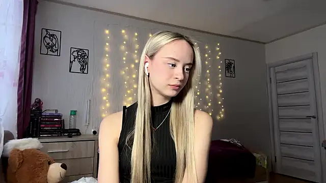 LatashiaOrcutt online show from January 6, 12:42 pm