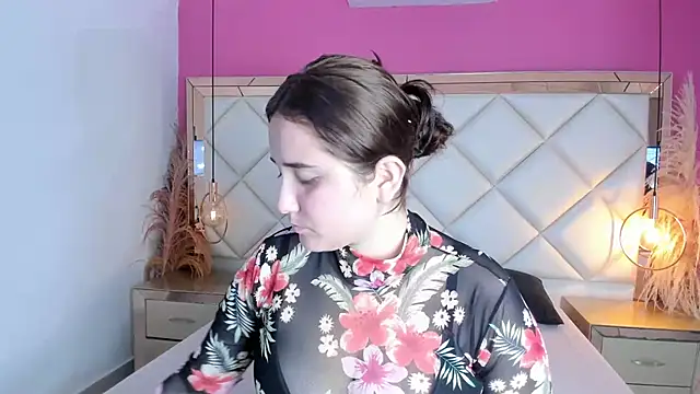 NikollHills online show from January 8, 5:41 pm