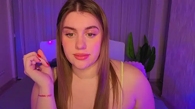 Adelynnn online show from February 7, 1:02 am