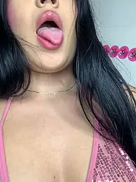 DulcePiink online show from April 10, 6:37 pm