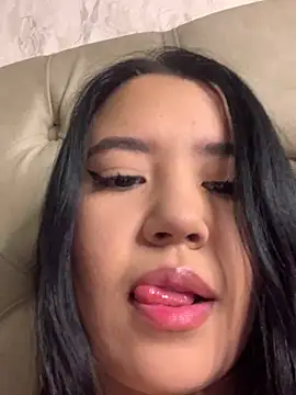 DulcePiink online show from January 31, 7:45 pm