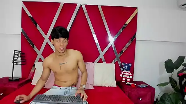 aishaxht online show from May 2, 9:09 pm