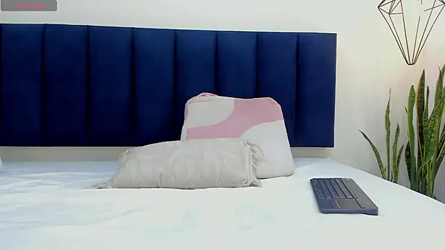 Snapshot of mayaevansmg chatting on February 16, 12:48 pm mayaevansmg online show from February 16, 12:48 pm