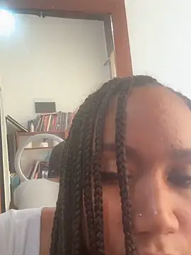 luucywilliams online show from February 4, 4:13 pm