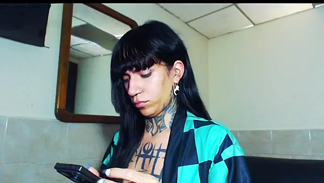 Snapshot of jazmin_wolf chatting on January 18, 12:52 pm jazmin wolf online show from January 18, 12:52 pm