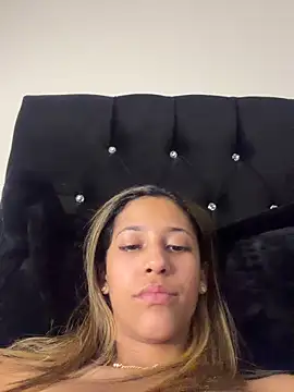 vicky bass  online show from March 4, 8:27 pm