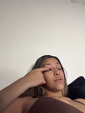 vicky bass  online show from March 6, 5:35 am