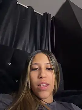 vicky bass  online show from April 11, 2:30 am