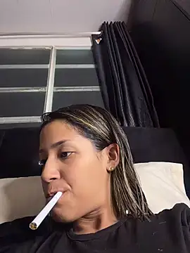Snapshot of vicky_bass_ chatting on June 21, 3:34 am vicky bass online show from June 21, 3:34 am