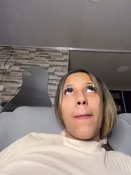 vicky bass  online show from February 15, 3:40 am