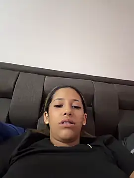 Snapshot of vicky_bass_ chatting on May 10, 5:59 pm vicky bass online show from May 10, 5:59 pm