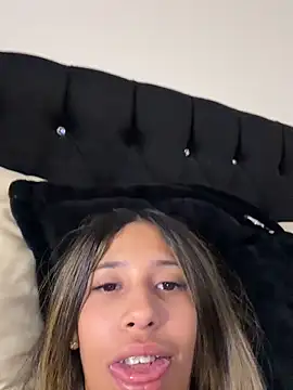 Snapshot of vicky_bass_ chatting on June 1, 3:07 am vicky bass online show from June 1, 3:07 am