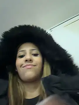 vicky bass  online show from March 29, 2:24 am