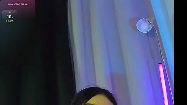 Snapshot of Megan_VixenX chatting on March 7, 12:10 pm Megan VixenX online show from March 7, 12:10 pm
