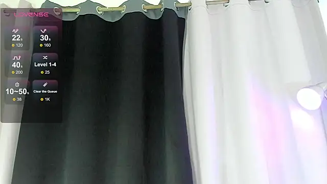 Snapshot of Megan_VixenX chatting on March 4, 11:07 am Megan VixenX online show from March 4, 11:07 am