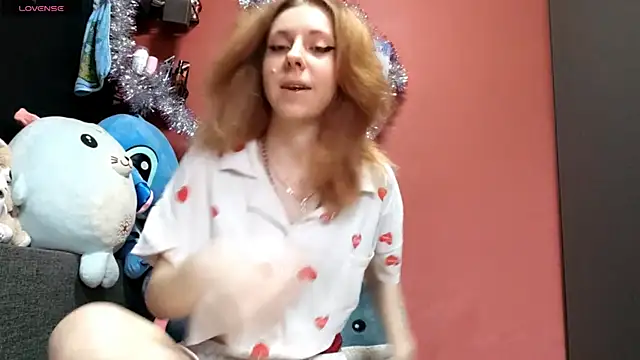 TiaraHenegan online show from January 12, 7:04 am