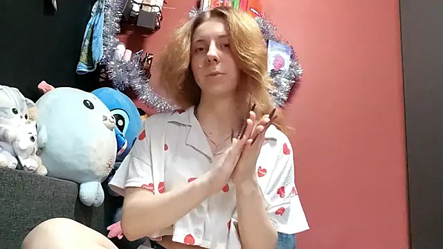 TiaraHenegan online show from January 11, 7:26 am