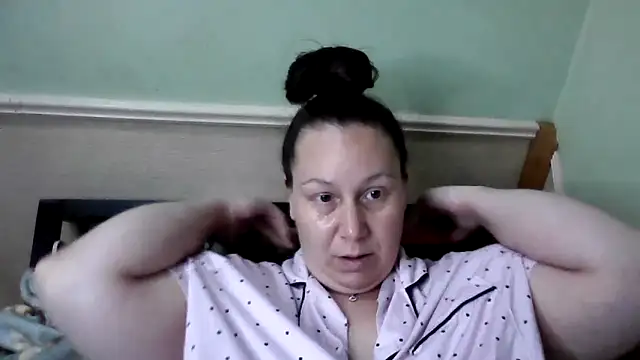 Snapshot of DallaStone chatting on October 19, 4:43 pm DallaStone online show from October 19, 4:43 pm