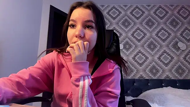 tiffanyrap online show from January 8, 7:14 am