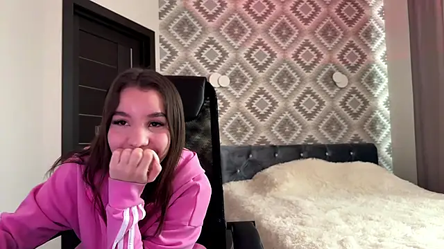 tiffanyrap online show from January 7, 7:35 am