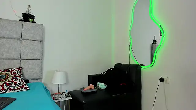 hazel slim online show from January 5, 6:33 pm