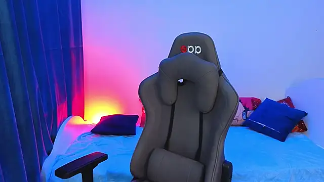 lucidangelok1 online show from April 4, 4:08 am