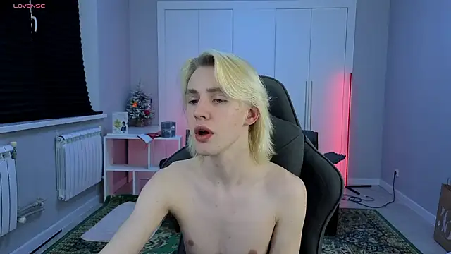 lucidangelok1 online show from March 26, 1:42 pm