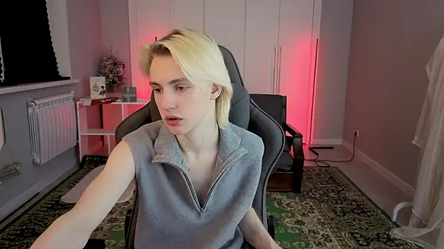 lucidangelok1 online show from March 15, 1:18 pm