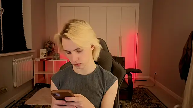 lucidangelok1 online show from March 16, 6:21 pm