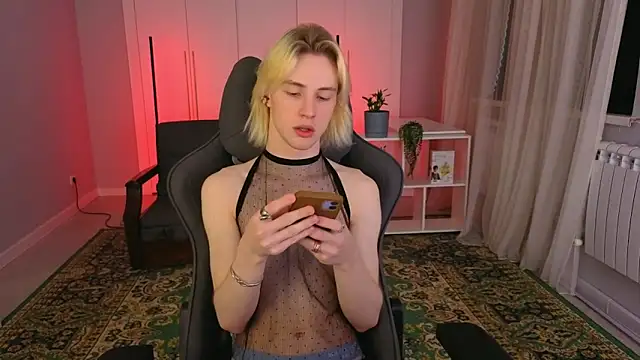 lucidangelok1 online show from May 5, 1:14 pm