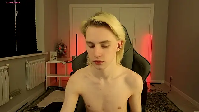 lucidangelok1 online show from March 22, 11:50 pm