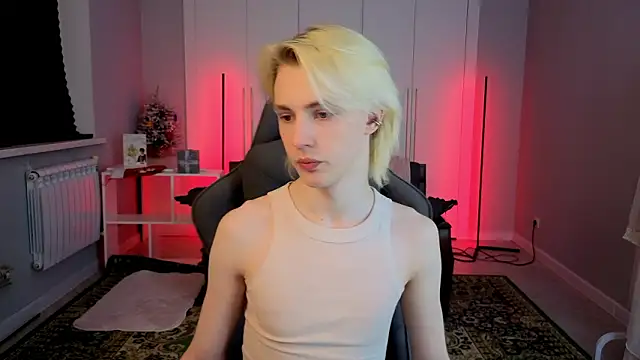 lucidangelok1 online show from March 13, 2:11 pm