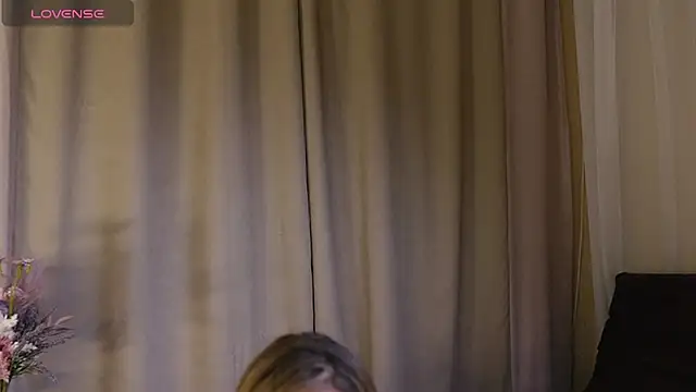 Emely Moon online show from April 3, 6:36 pm