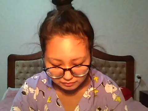 Snapshot of HeyAnnakiss chatting on January 15, 12:08 pm HeyAnnakiss online show from January 15, 12:08 pm