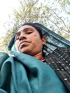 lodhi8080 online show from March 9, 4:38 am