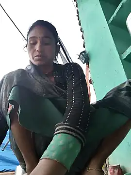 lodhi8080 online show from February 14, 1:28 am