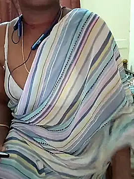 Snapshot of Meena_Meenakshi chatting on February 3, 6:22 am Meena Meenakshi online show from February 3, 6:22 am