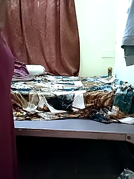 Snapshot of Meena_Meenakshi chatting on March 2, 5:08 am Meena Meenakshi online show from March 2, 5:08 am