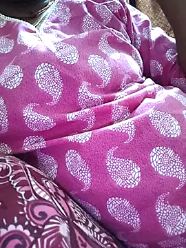 Snapshot of Meena_Meenakshi chatting on February 8, 5:54 pm Meena Meenakshi online show from February 8, 5:54 pm