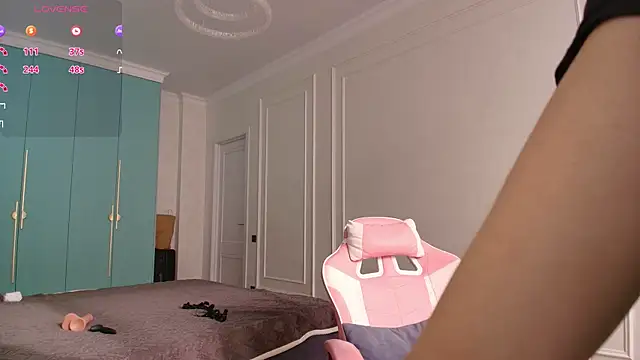 Aiko mainee online show from April 16, 3:07 am