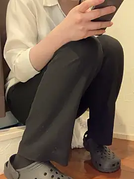 Snapshot of pon05240 chatting on June 12, 5:05 am pon05240 online show from June 12, 5:05 am