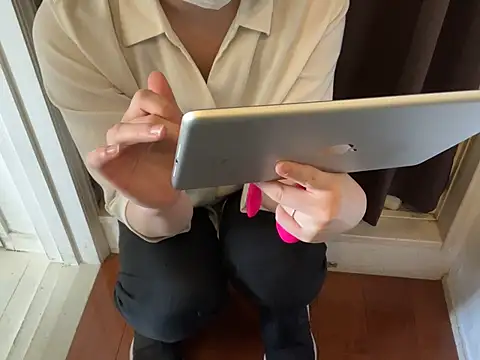Snapshot of pon05240 chatting on July 3, 5:47 am pon05240 online show from July 3, 5:47 am