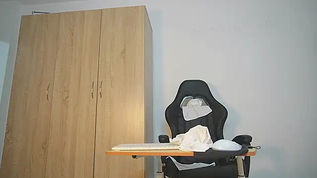 celestes777 online show from March 11, 8:25 pm