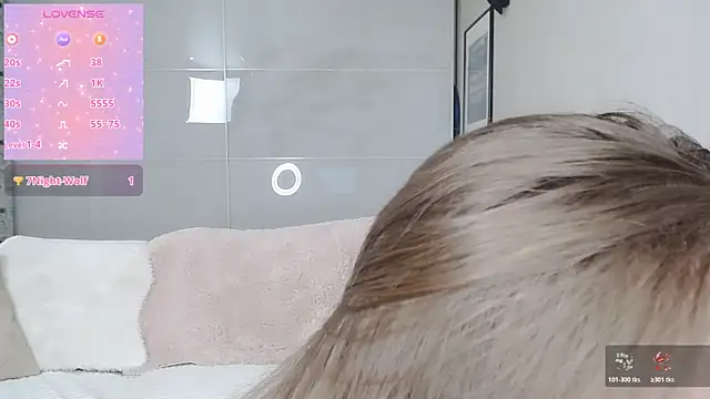 Snapshot of KarolinaLiss chatting on March 12, 9:46 am KarolinaLiss online show from March 12, 9:46 am