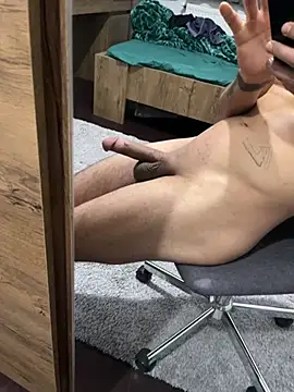 alexandrxlxx online show from April 4, 12:39 am