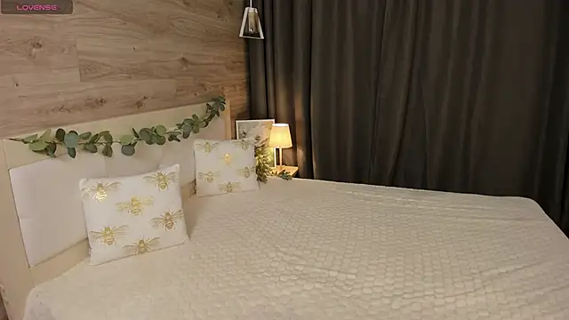 BlondeHott online show from February 2, 7:18 am