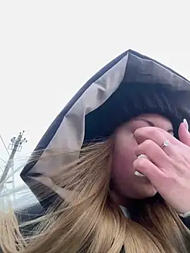 BlondeHott online show from February 6, 6:42 am