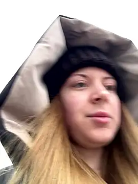 BlondeHott online show from February 7, 6:32 am