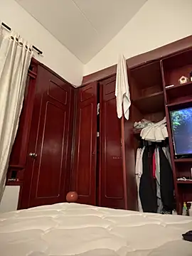 diosa cristal  online show from March 15, 3:57 am