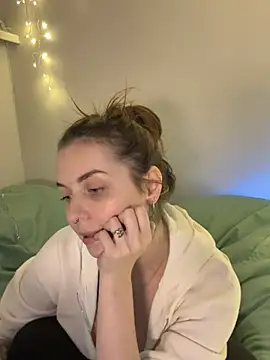 Julia GraceOF online show from January 10, 10:27 pm